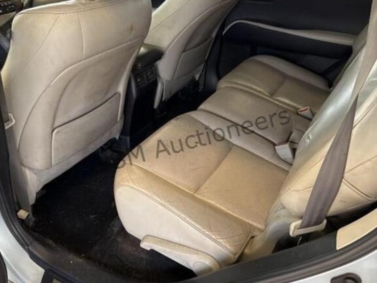 2010-lexus-rx-450h-hybrid-suv-image-25