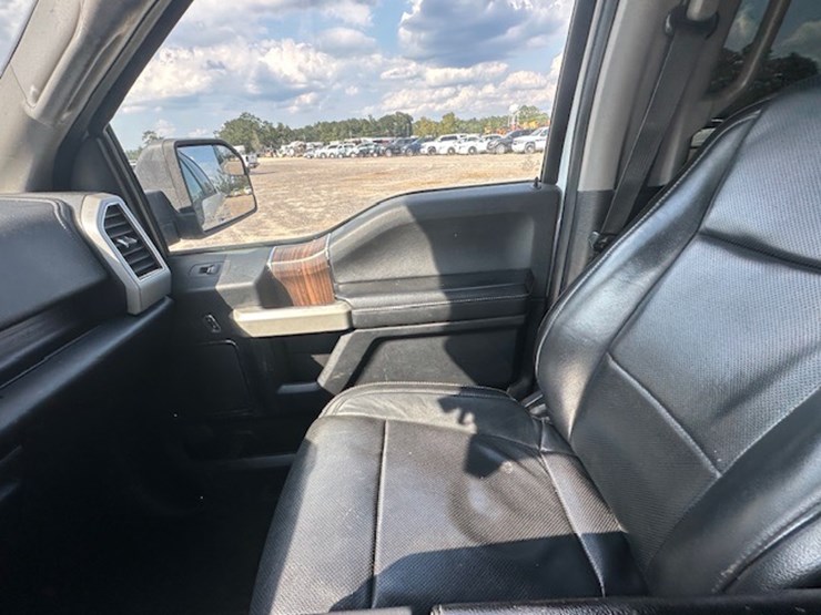 2017-ford-f150-lariat-image-43