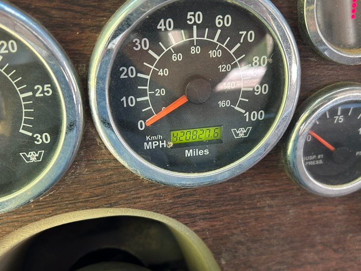 2016-western-star-4700sb-image-7