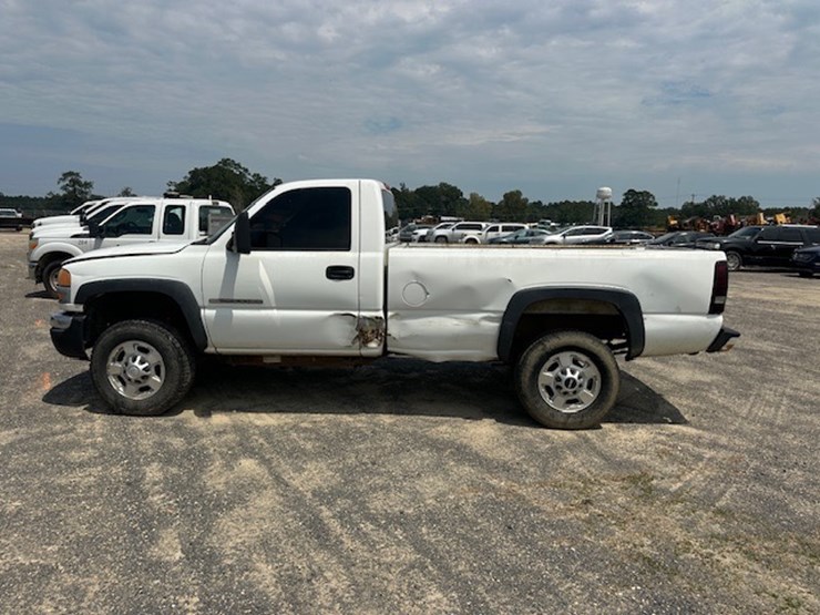 2005-gmc-2500-image-5