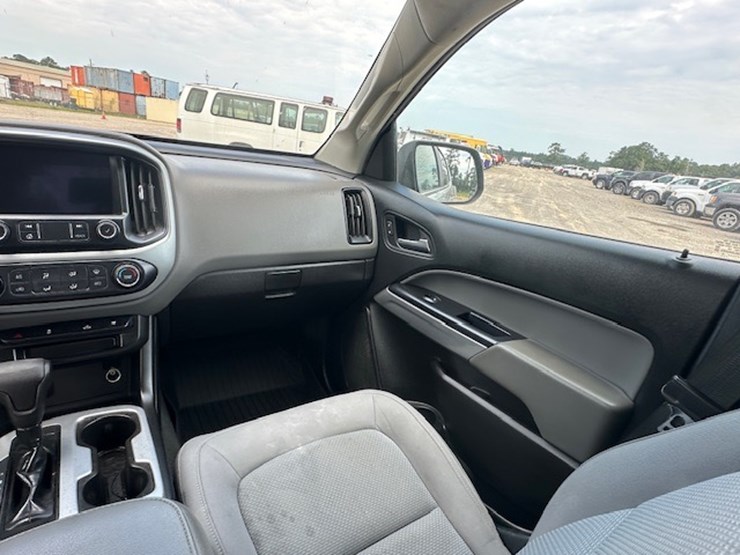 2020-chevrolet-colorado-image-31