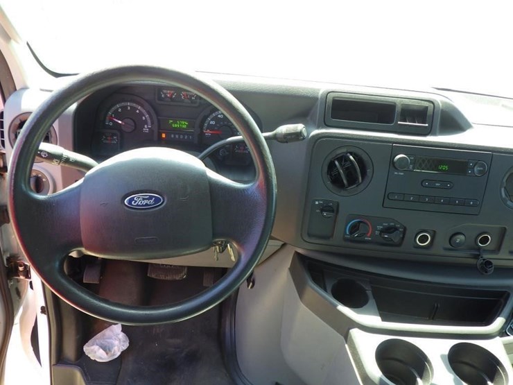 2011-ford-cargo-image-8