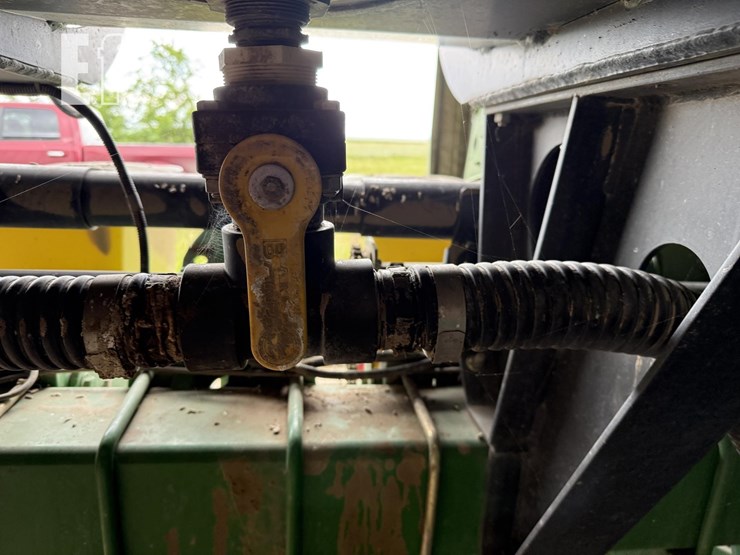 1997-john-deere-1770-image-34