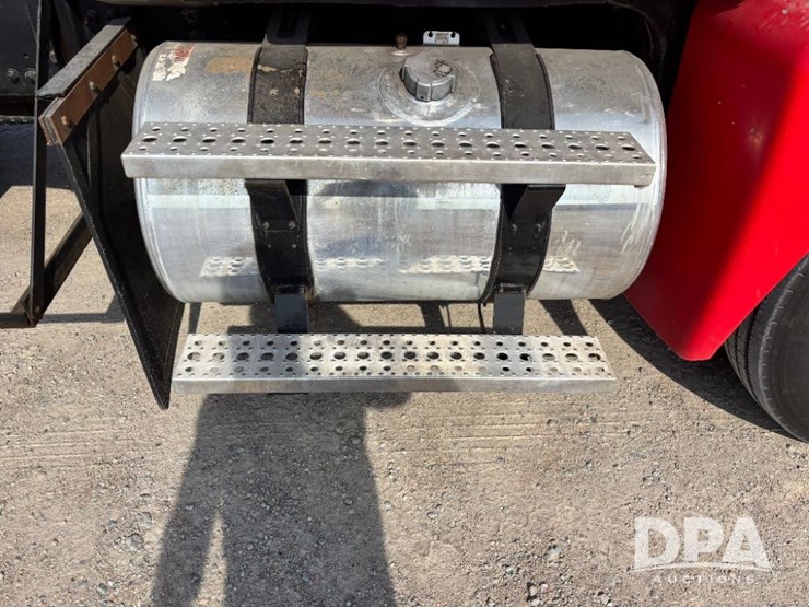 2006-freightliner-columbia-day-cab-truck-(gp11331,-unit-88)-image-54