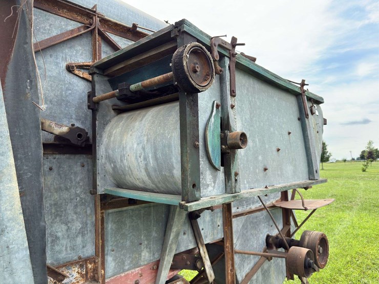 baker-threshing-machine-image-20