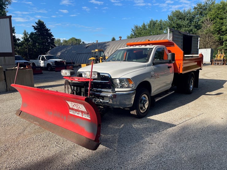 2018-dodge-ram-3500-image-1