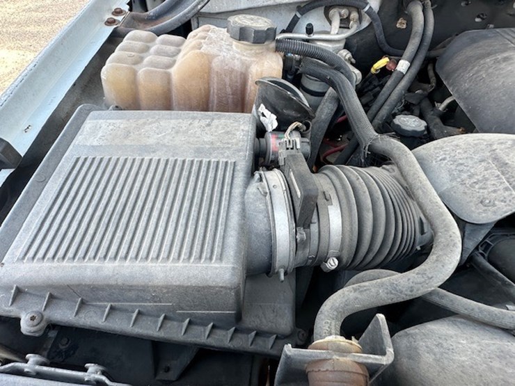 2005-gmc-2500-image-42