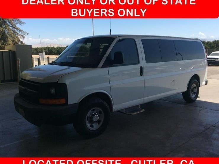 2013-chevrolet-3500-image-1