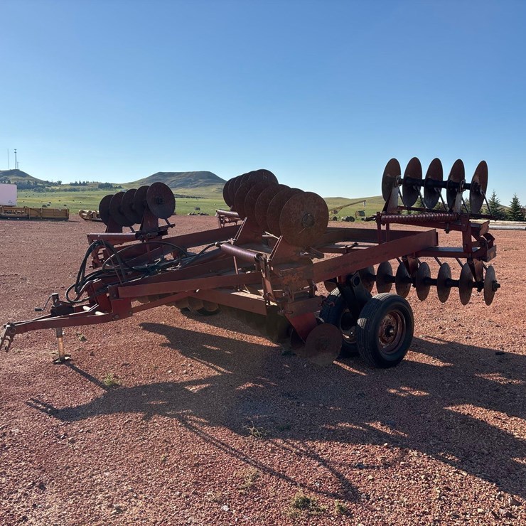 INTERNATIONAL 490
