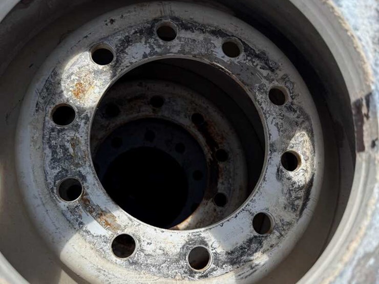 (8)-255/70r22.5-tires-w/-aluminum-/-steel-pilot-wheels-image-3