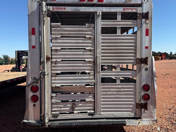 1988-sooner-livestock-trailer-image-3