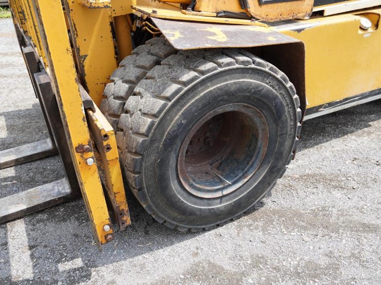 #302-•-komatsu-fd40-forklift-image-10