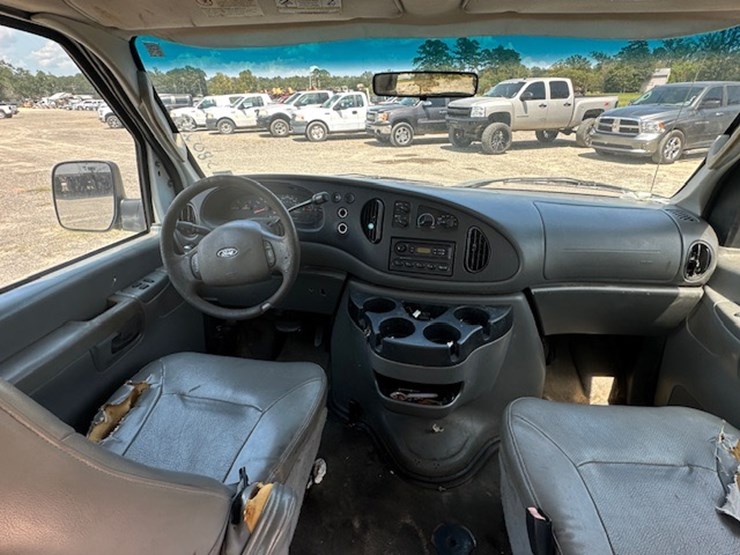 2007-ford-e350-image-33