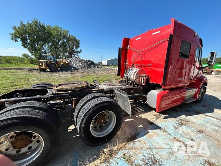 2007-peterbilt-387-image-12