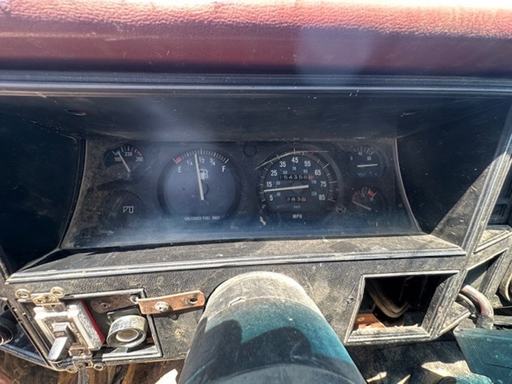#22910-•-1984-jeep-image-48