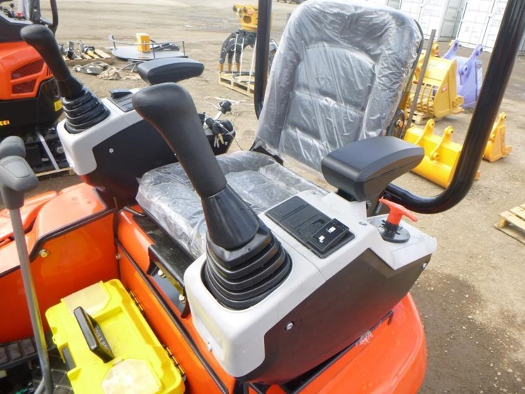 2025-tpm-16-hydraulic-excavator-image-19