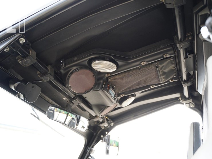 2012-john-deere-gator-rsx-850i-image-26