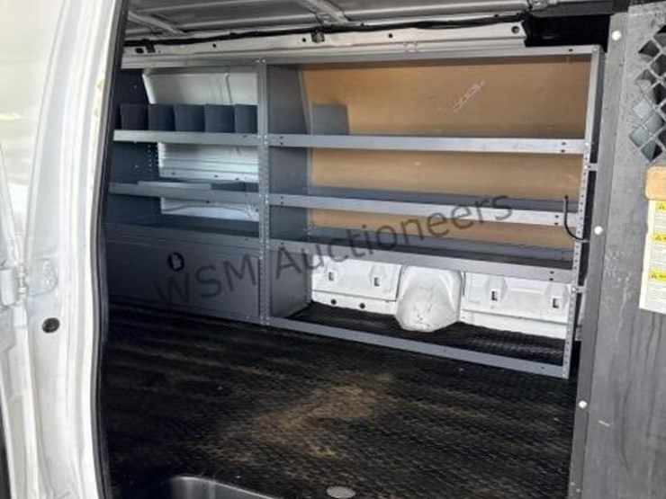 2012-ford-cargo-image-10