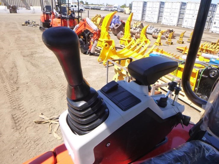 2025-tpm-16-hydraulic-excavator-image-22