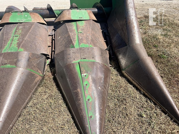 john-deere-444-image-11