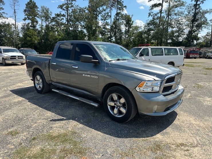 2011-dodge-ram-1500-image-2