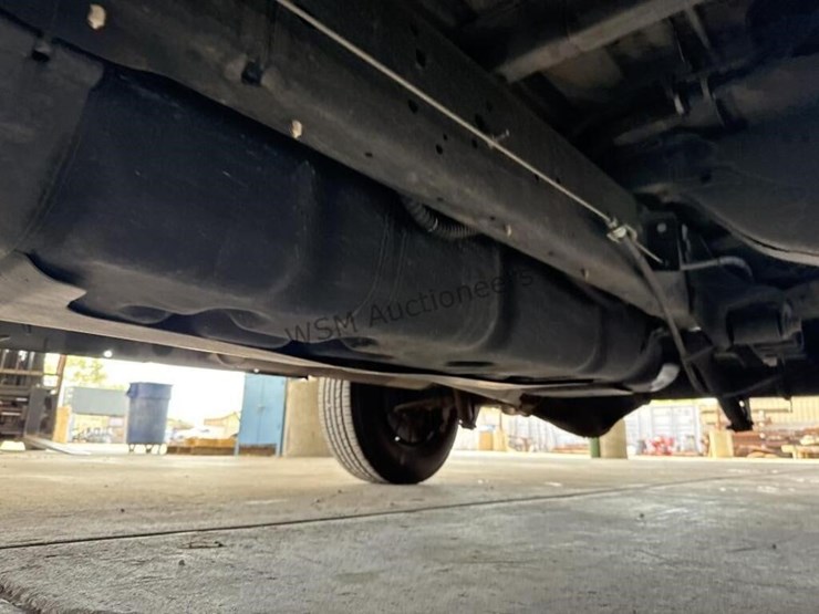 2012-ford-cargo-image-25