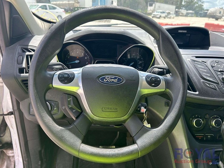 2015-ford-escape-image-13