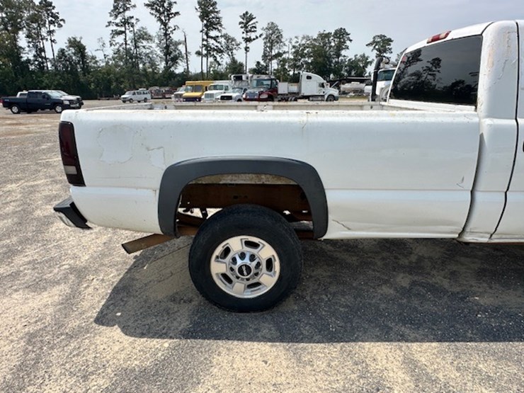 2005-gmc-2500-image-20
