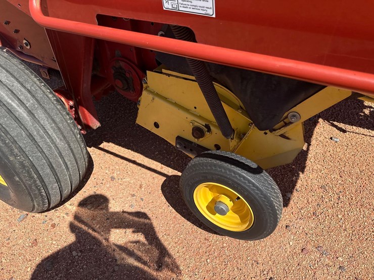 new-holland-br7090-image-12