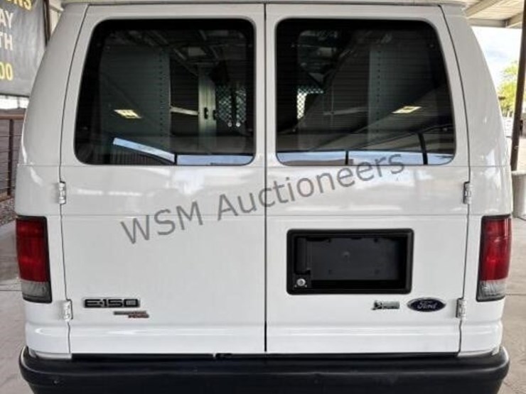 2012-ford-cargo-image-6