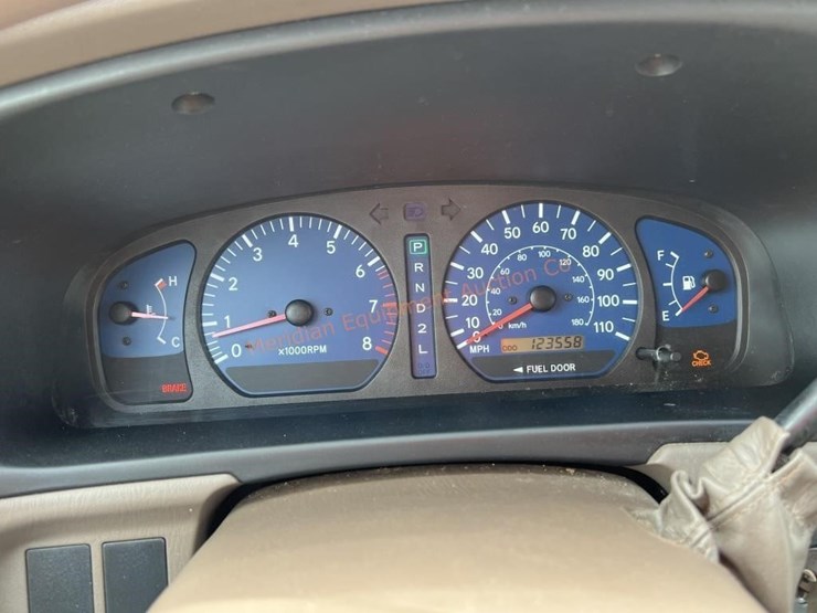2002-toyota-sienna-le-image-4