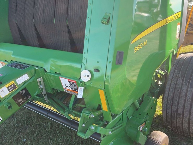 2020-john-deere-560m-image-8