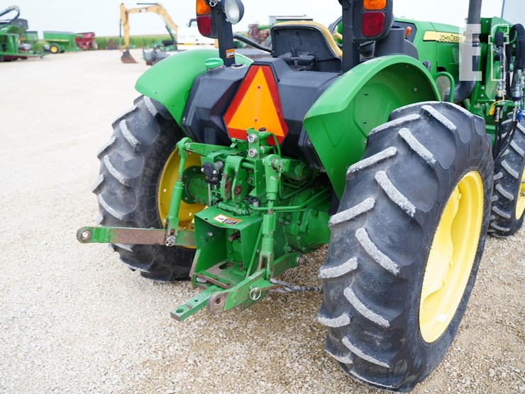 2015-john-deere-5075e-image-24