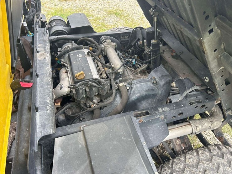 2020-john-deere-gator-xuv-835m-image-7