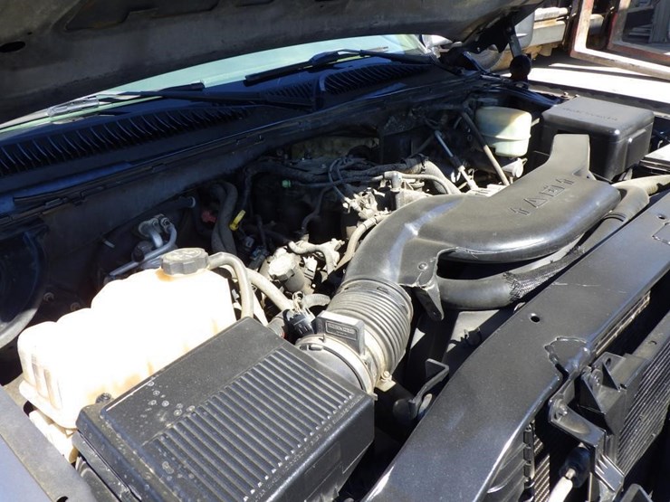 2002-chevrolet-2500-image-9