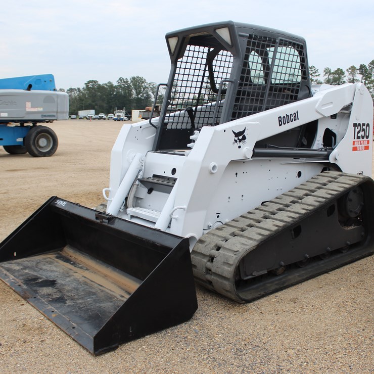 BOBCAT T250