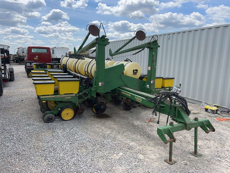 john-deere-7200-image-1