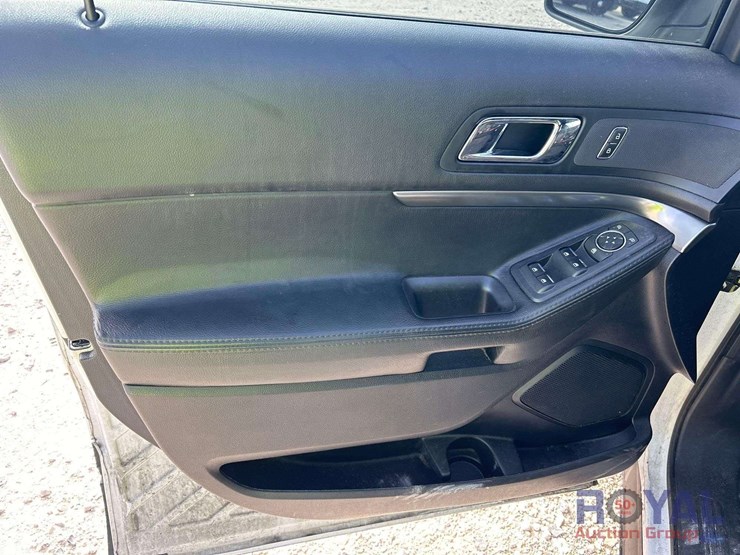 2018-ford-explorer-image-14