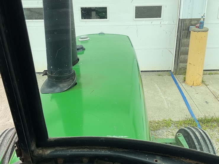 john-deere-4440-image-9