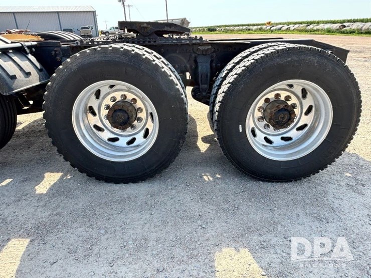 2006-freightliner-columbia-day-cab-truck-(gp11331,-unit-88)-image-34
