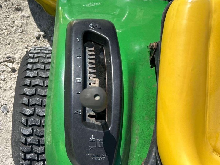 2010-john-deere-la105-image-11