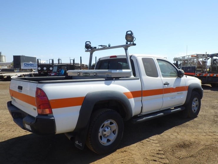 2014-toyota-tacoma-image-4