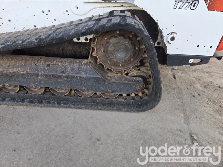 2022-bobcat-t770-image-17