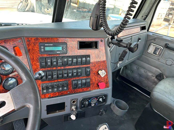 2012-western-star-4900-image-7
