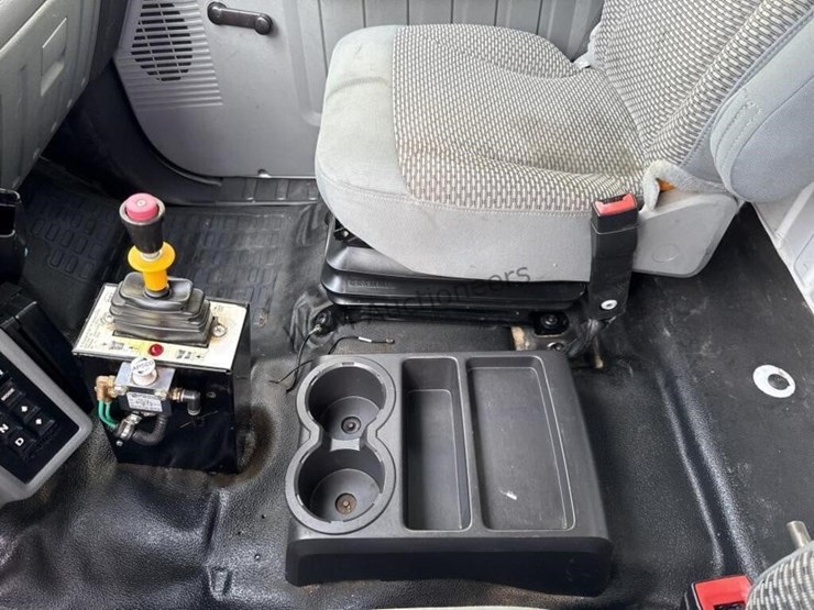 2012-ford-f750-image-30