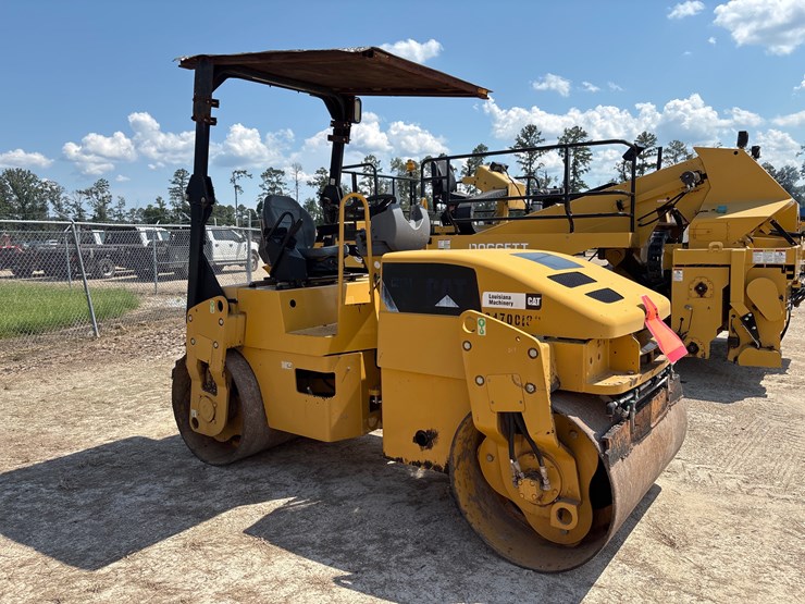caterpillar-cb34xw-image-2