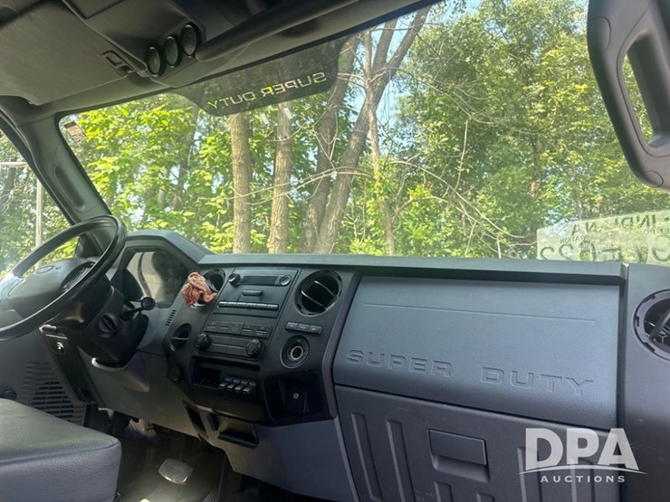 2015-ford-f650-image-35