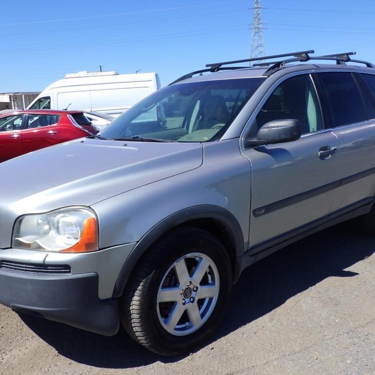 2004 VOLVO XC90