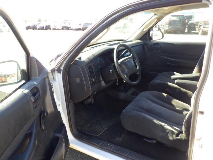 2004-dodge-dakota-image-5
