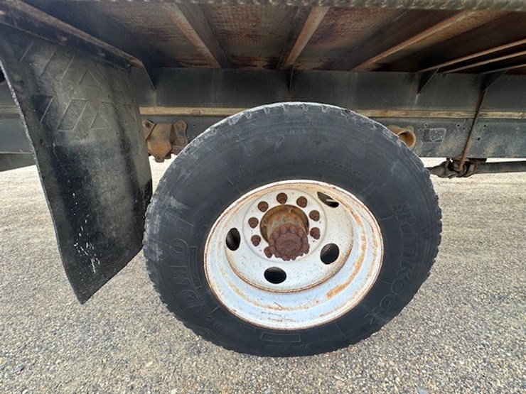 2000-ford-f650-image-29